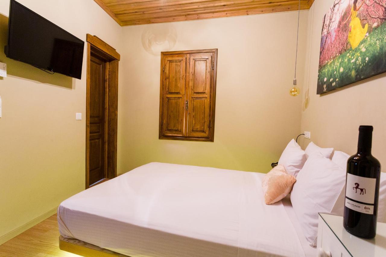 Blossom rooms&suite Veria  Exteriör bild