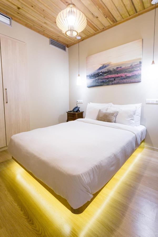 Blossom rooms&suite Veria  Exteriör bild