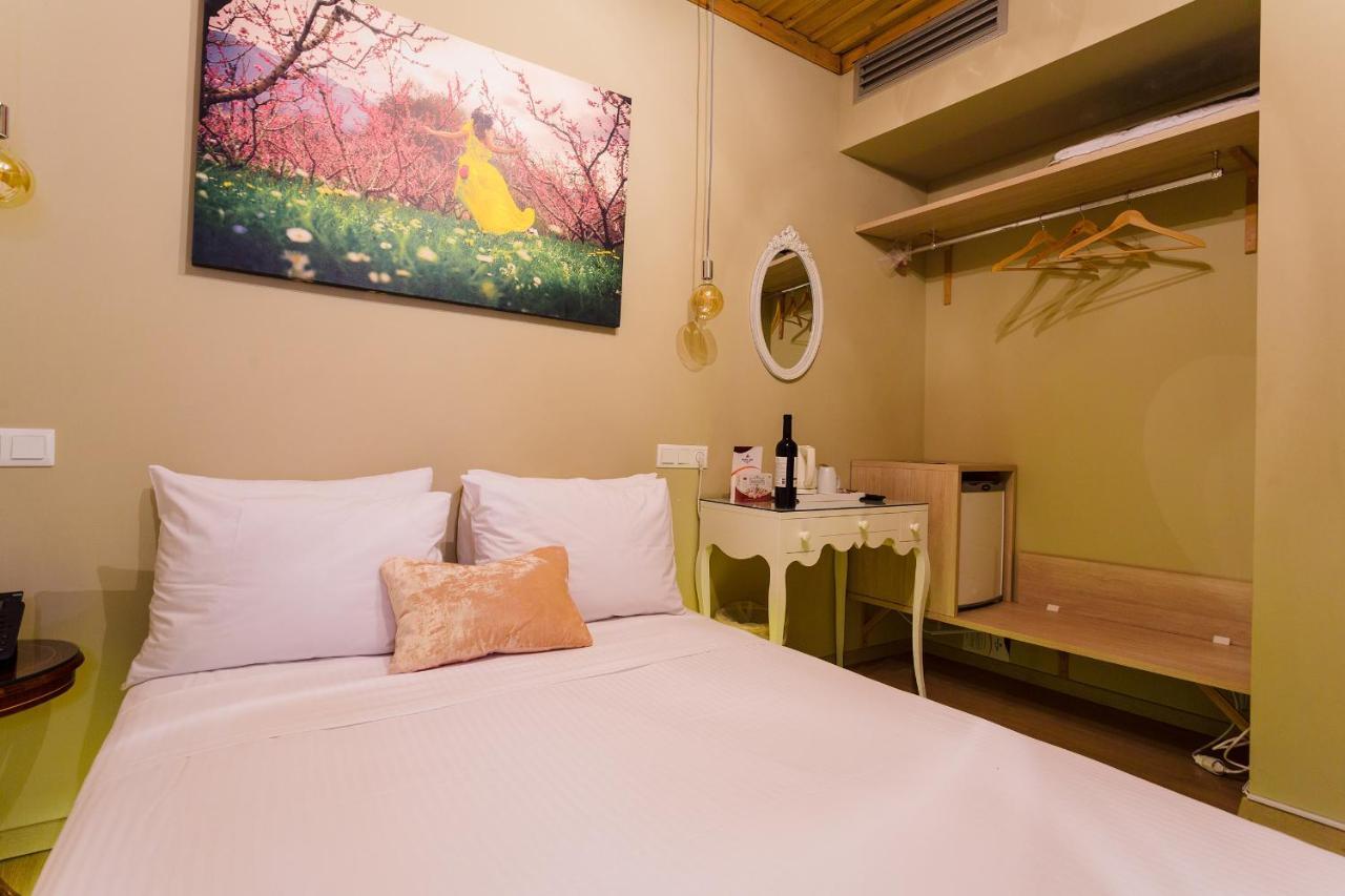 Blossom rooms&suite Veria  Exteriör bild