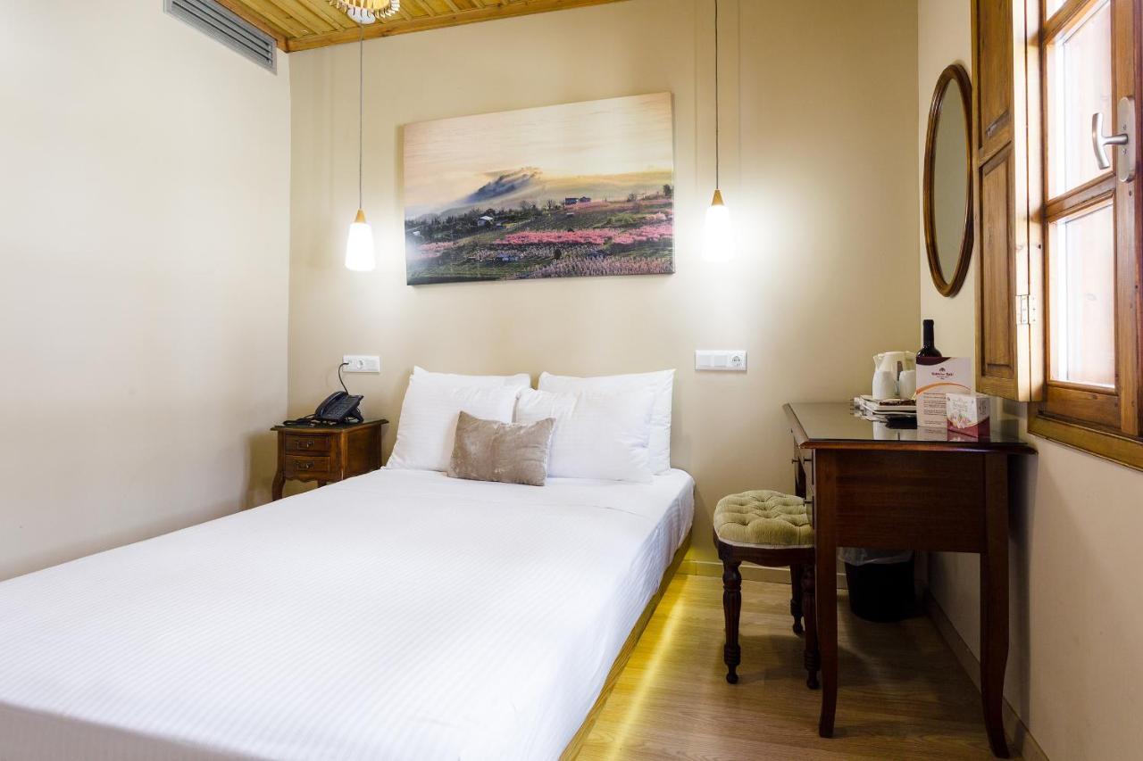 Blossom rooms&suite Veria  Exteriör bild
