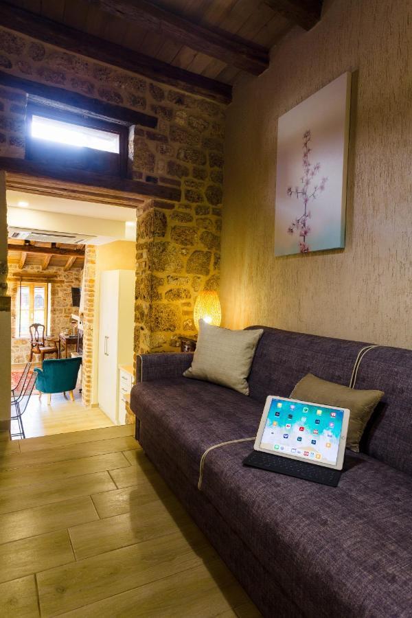 Blossom rooms&suite Veria  Exteriör bild