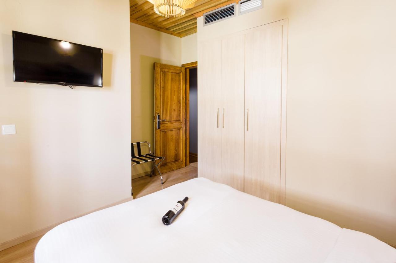 Blossom rooms&suite Veria  Exteriör bild